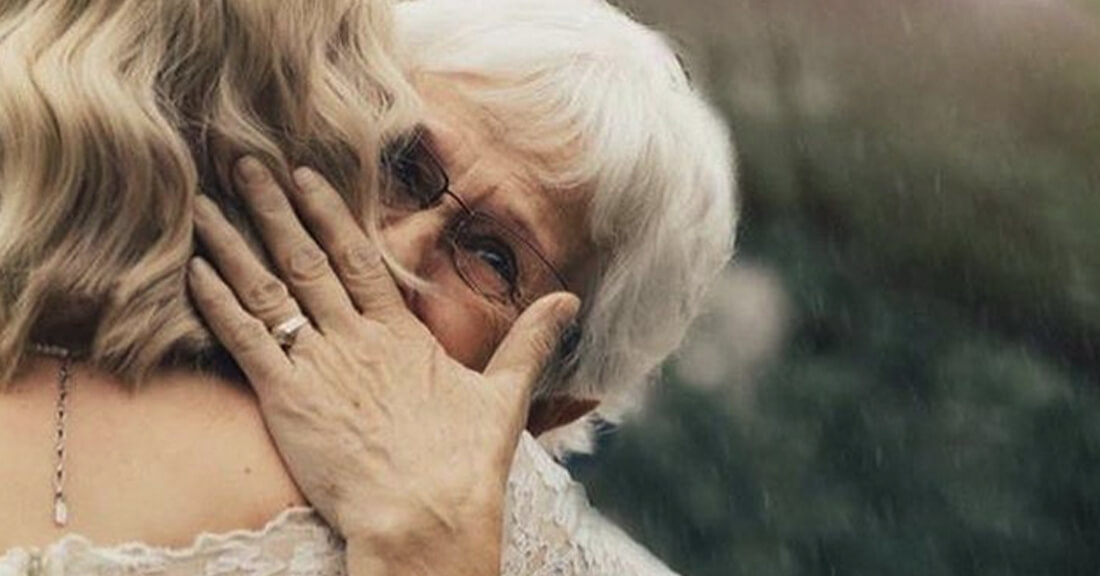 Bride surprises grandmother